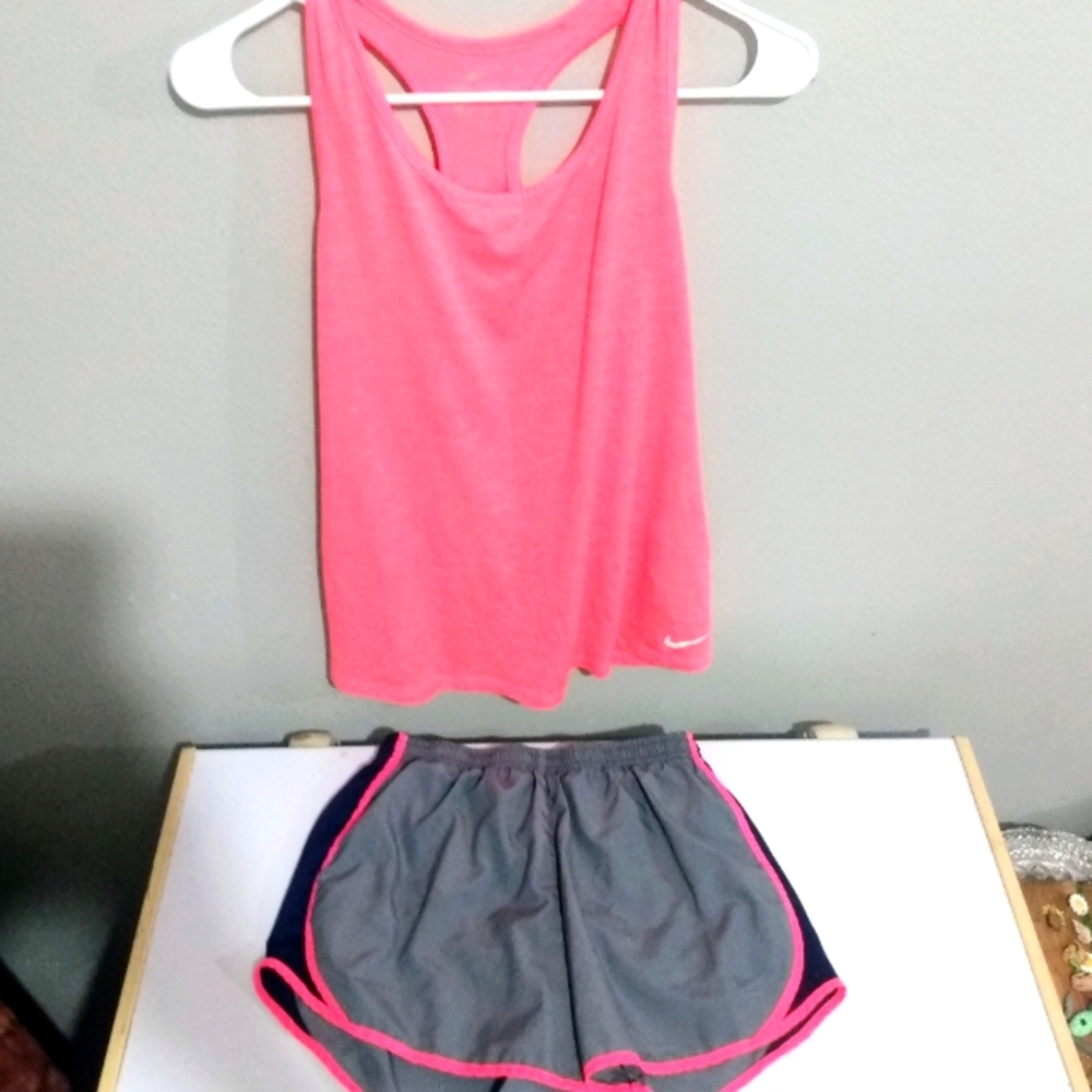 Women's Nike dry fit tank and matching Nike shorts.